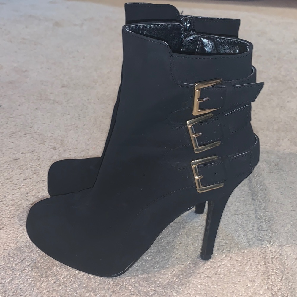 Gently Worn Black & Gold Heels - Picture 1 of 4